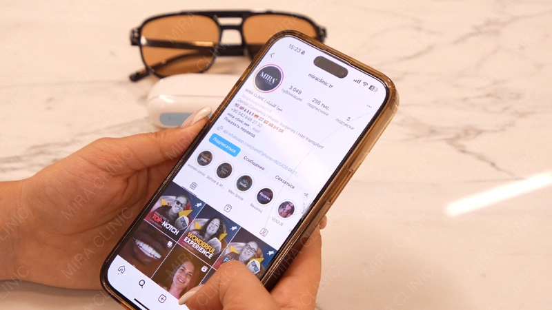 Maya recherche sur Instagram